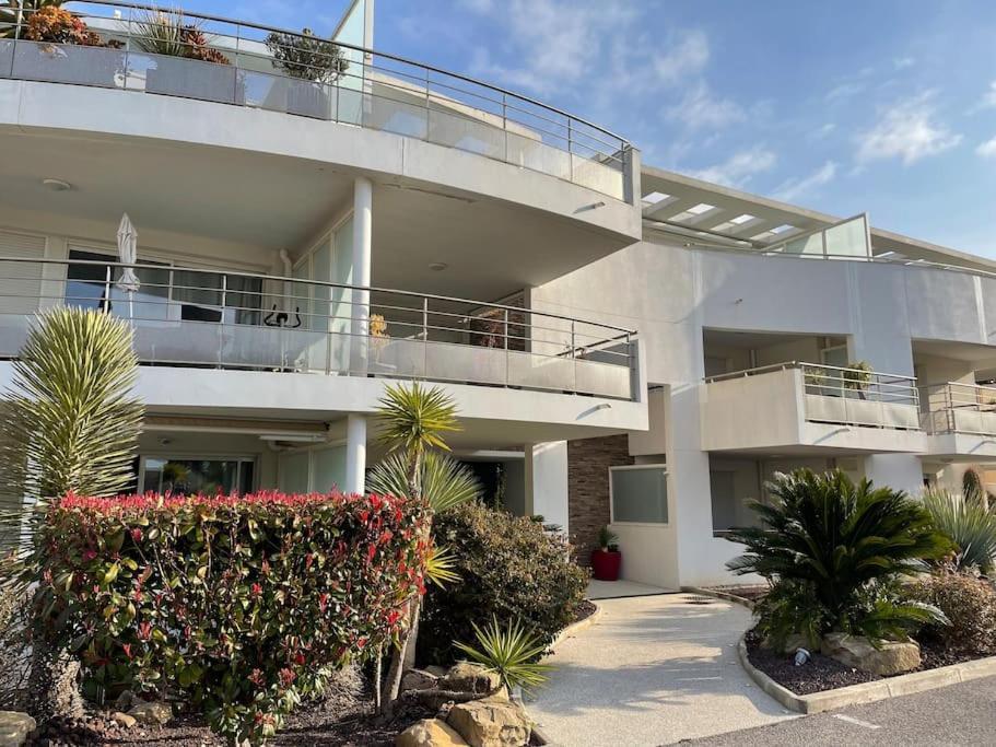 21 - Tres Agreable Rdc Avec Terrasse Et Parking Daire Bandol Dış mekan fotoğraf